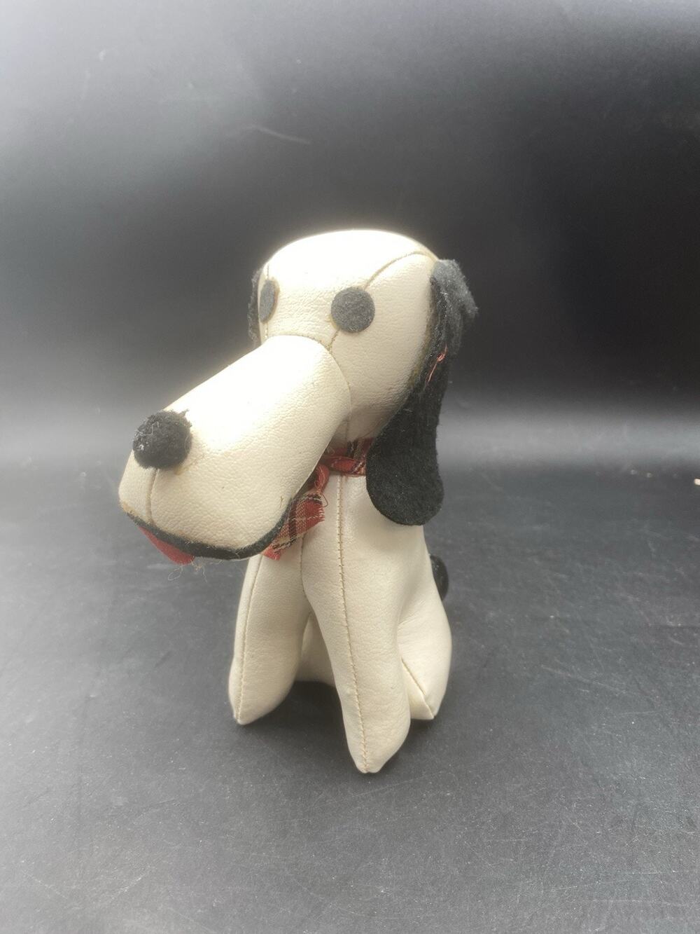VINTAGE PLUSH SNOOPY 7" Tall Naugahyde Leather Made In JAPAN Peanuts